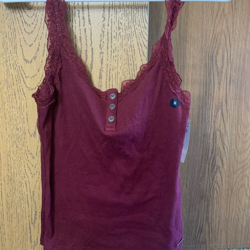Hollister top